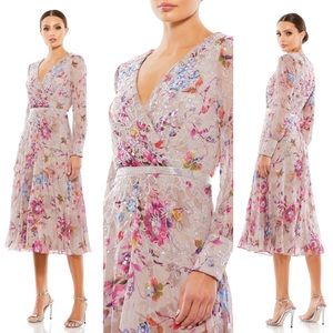 Mac Duggal
Floral Print V-Neck Long Sleeve Midi Dress Size 8 NWT